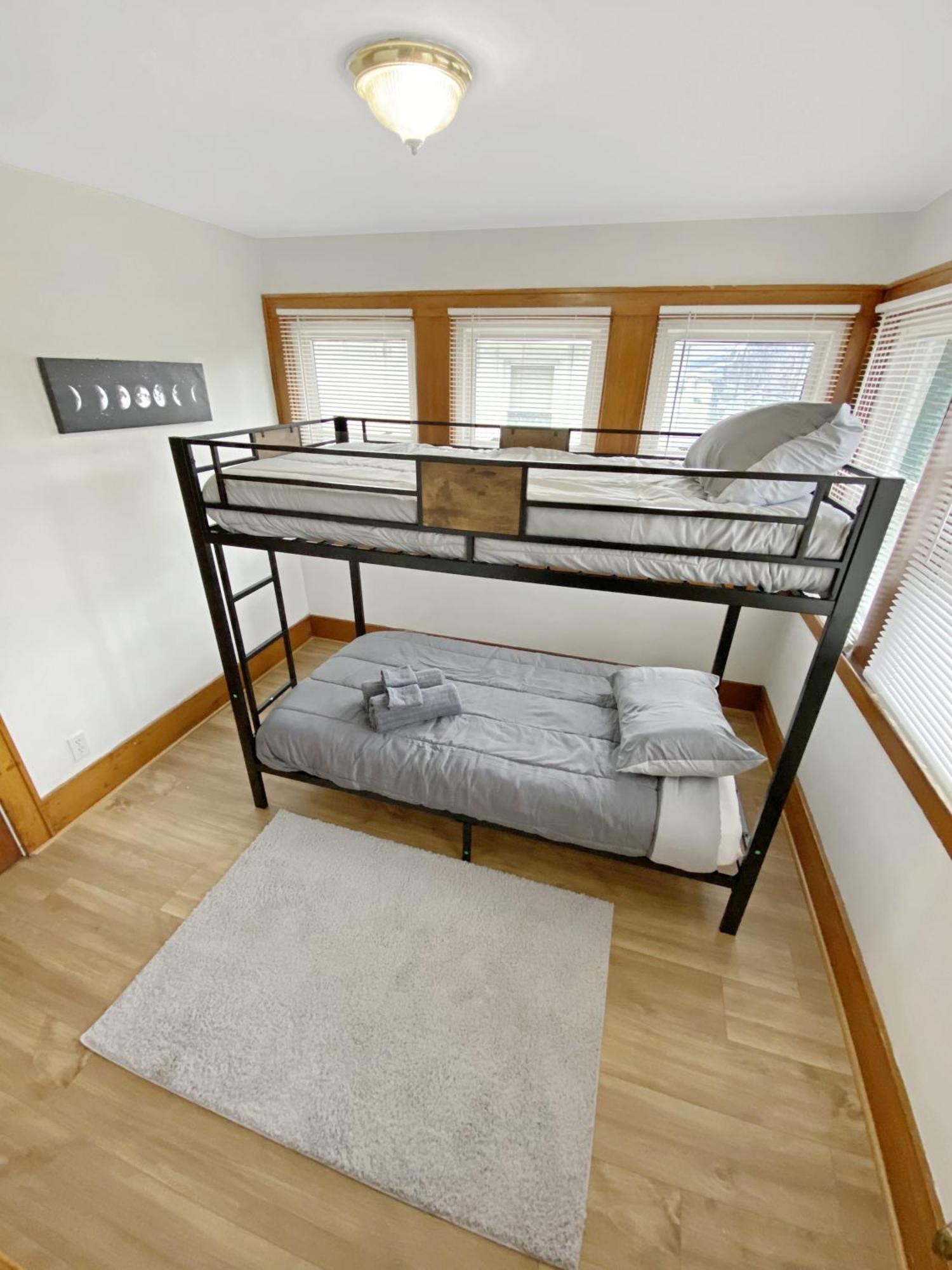 Lux 3Br, Steps From Airport, U Of R & Grocery Stores Rochester Exterior foto